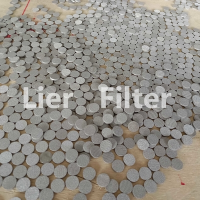 Longitud de acero inoxidable sinterizada de la malla 100~1000m m del filtro usada en la fabricación de la maquinaria